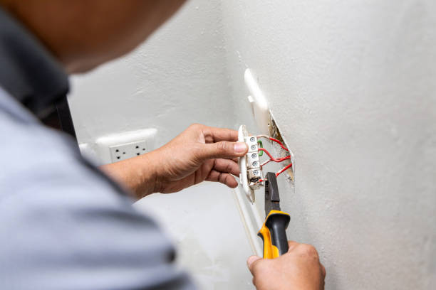 Best Affordable Electrician  in Onalaska, WI